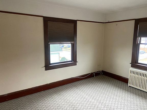 4th image of 46 Lafayette Ave APT 2