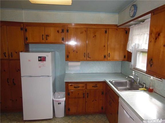 4th image of 73 Lincoln Ave