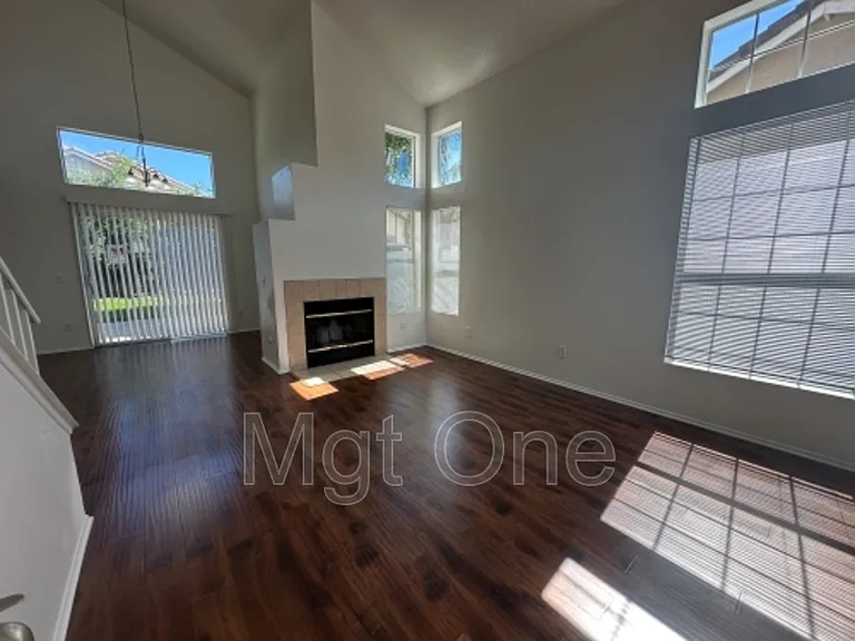 1240 Lilac Ridge Dr — Photo 6