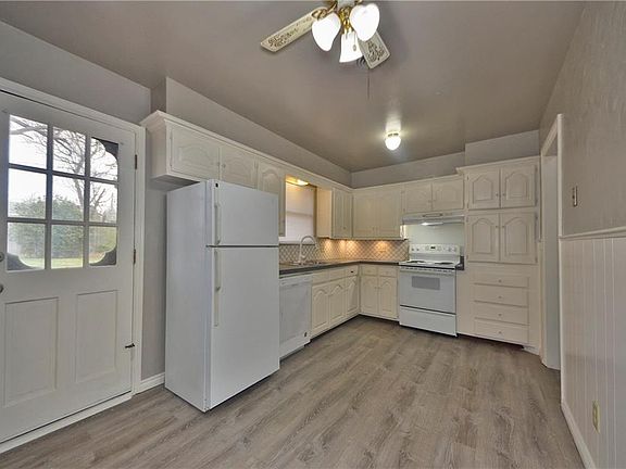 3rd image of 527 54th St