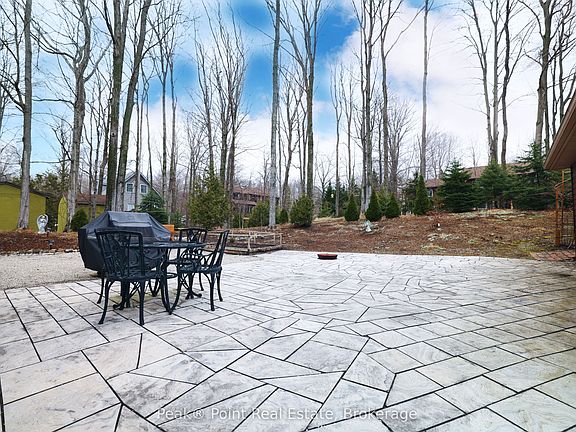 5th image of 9 Carson Lake Cres