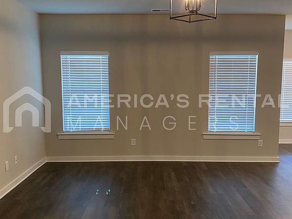 5th image of 485 Ridge View Cir