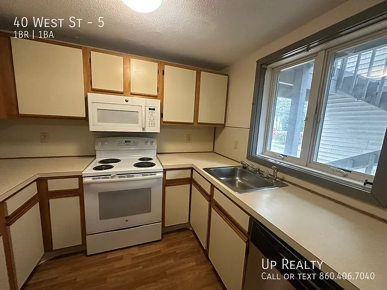 40 West St #5 — Photo 3