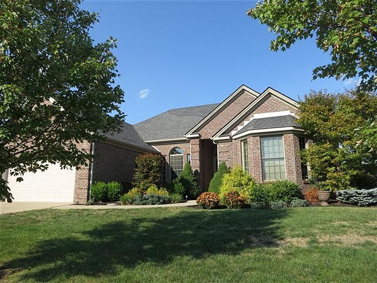 1st image of 240 Park Lakes Dr