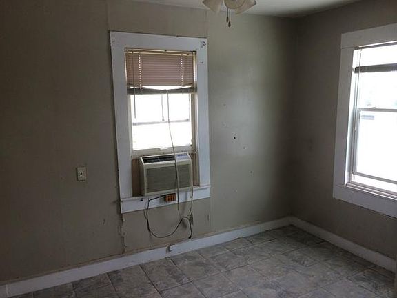 2nd image of 888 Peach St