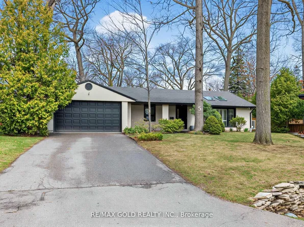 5 Crediton Ct, Toronto, ON M9B 3B9