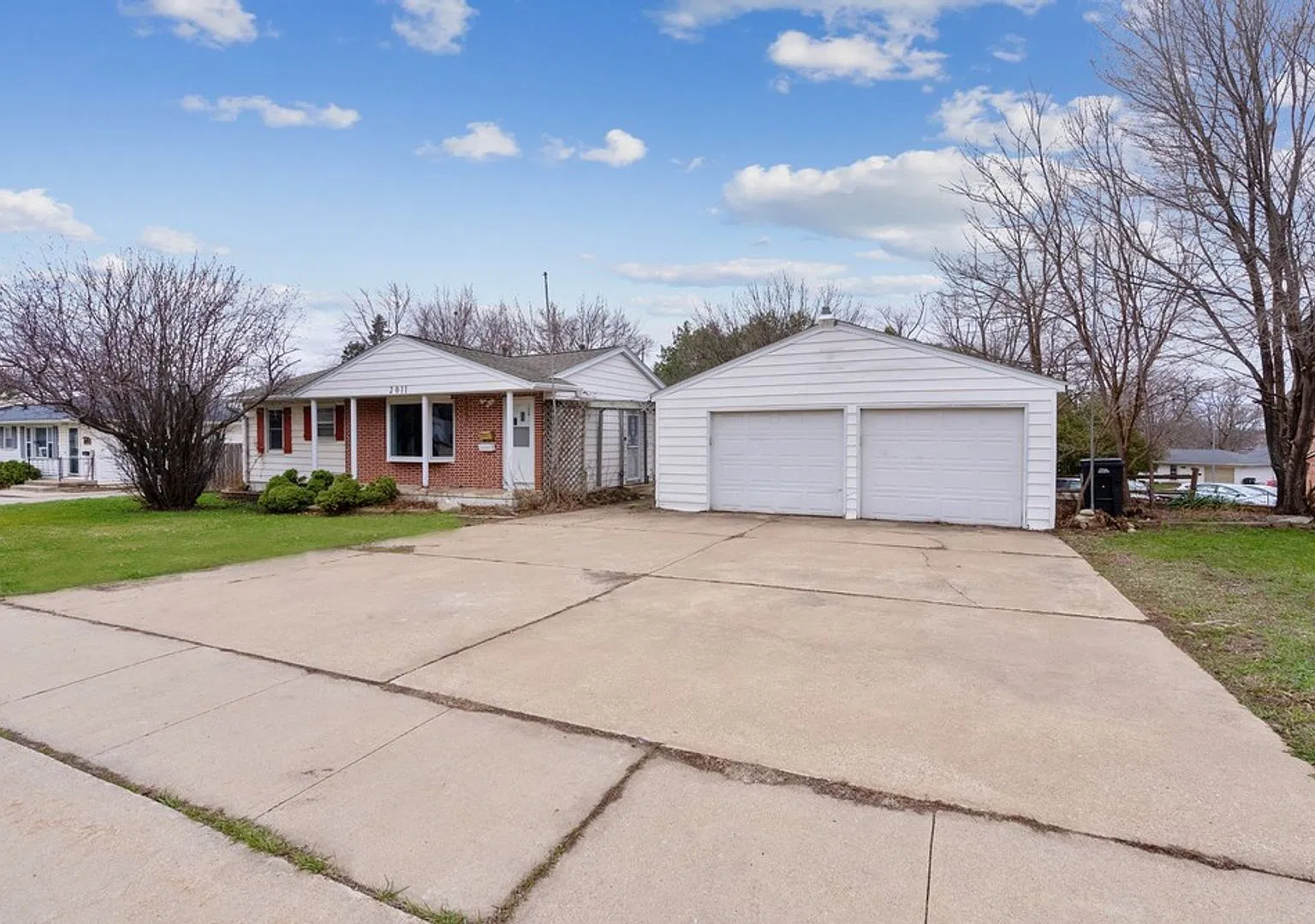 2011 Waterloo Rd - Cedar Falls — Photo 3
