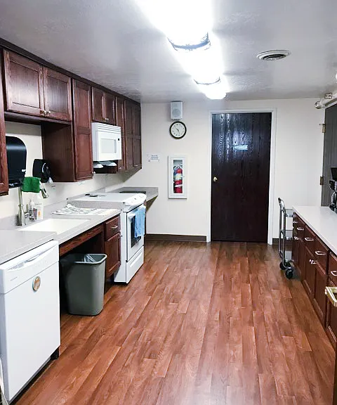 2427 Jefferson Ave — Photo 2