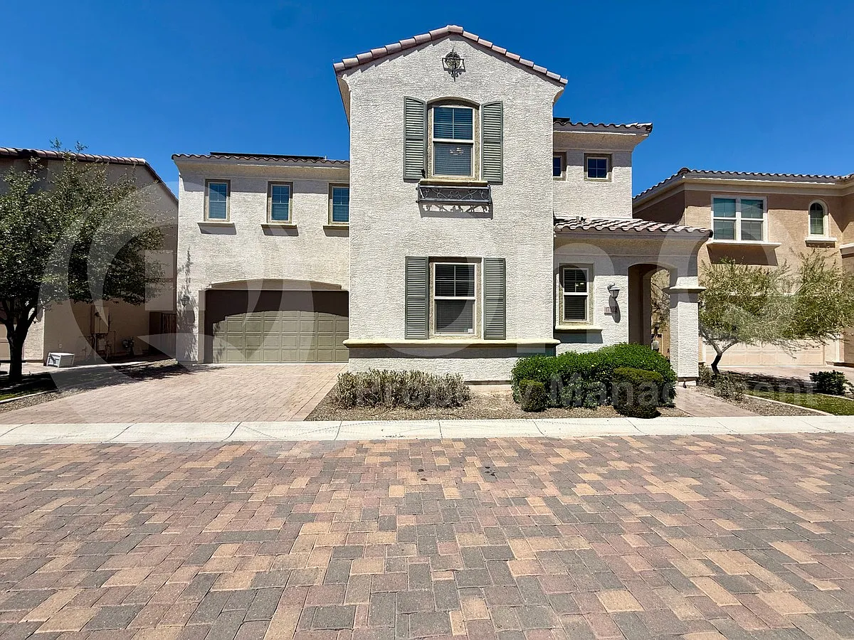 3 bed, 2.5 bath, 2100 sqft, $2,899 — Photo 2