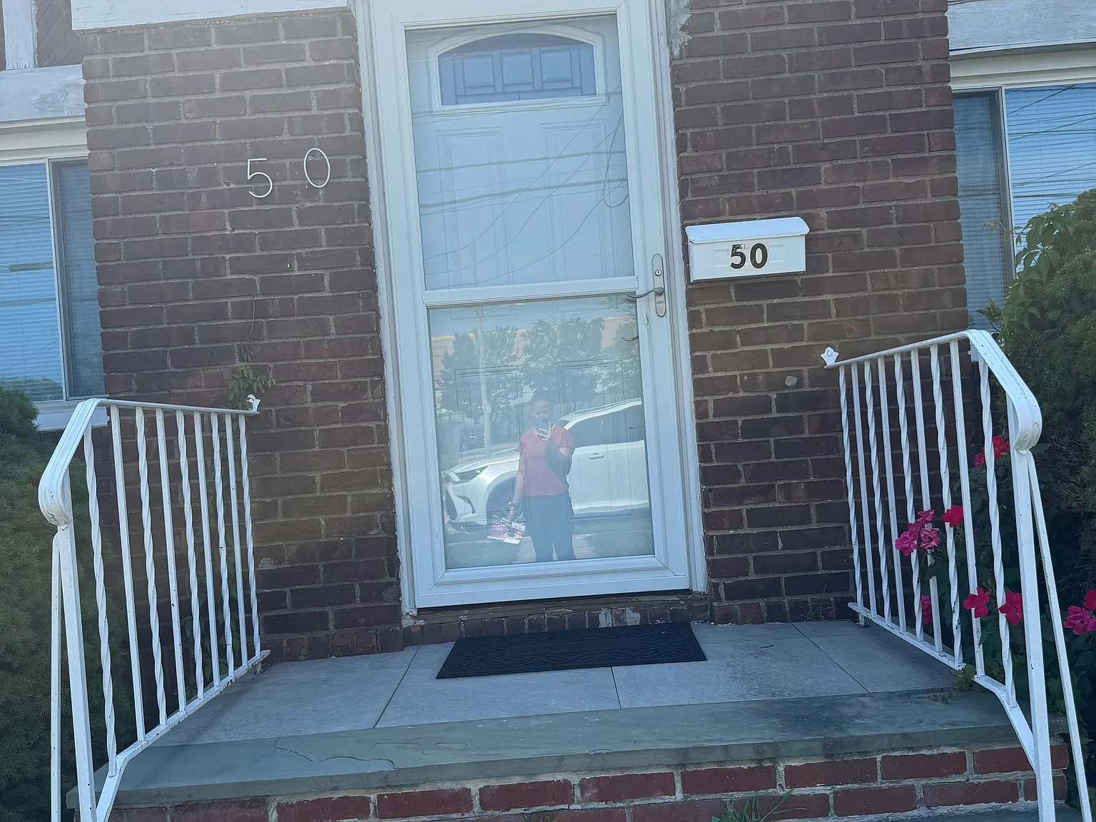 50 Davison Plz — Photo 2