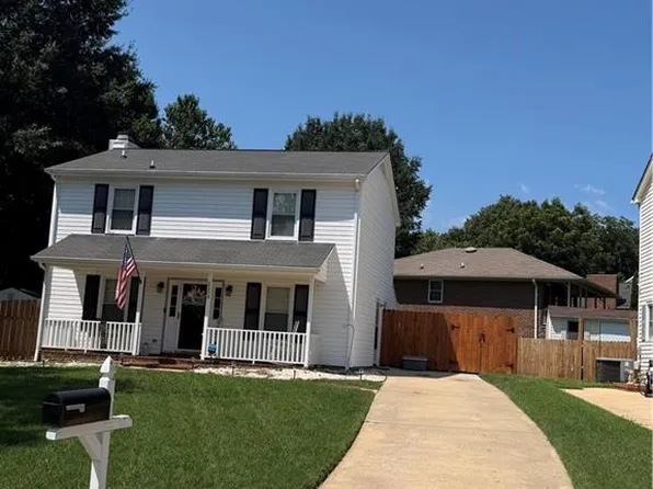 2203 Franklin Ct, Burlington, NC 27215