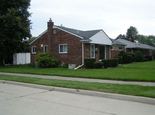 666 Harrington St, Mount Clemens, MI