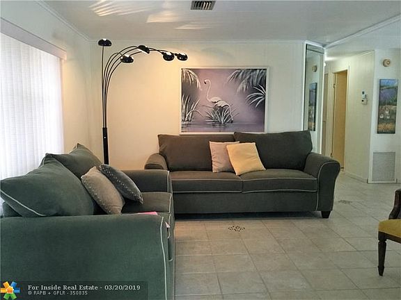 4th image of 5230 SW 23rd Ave