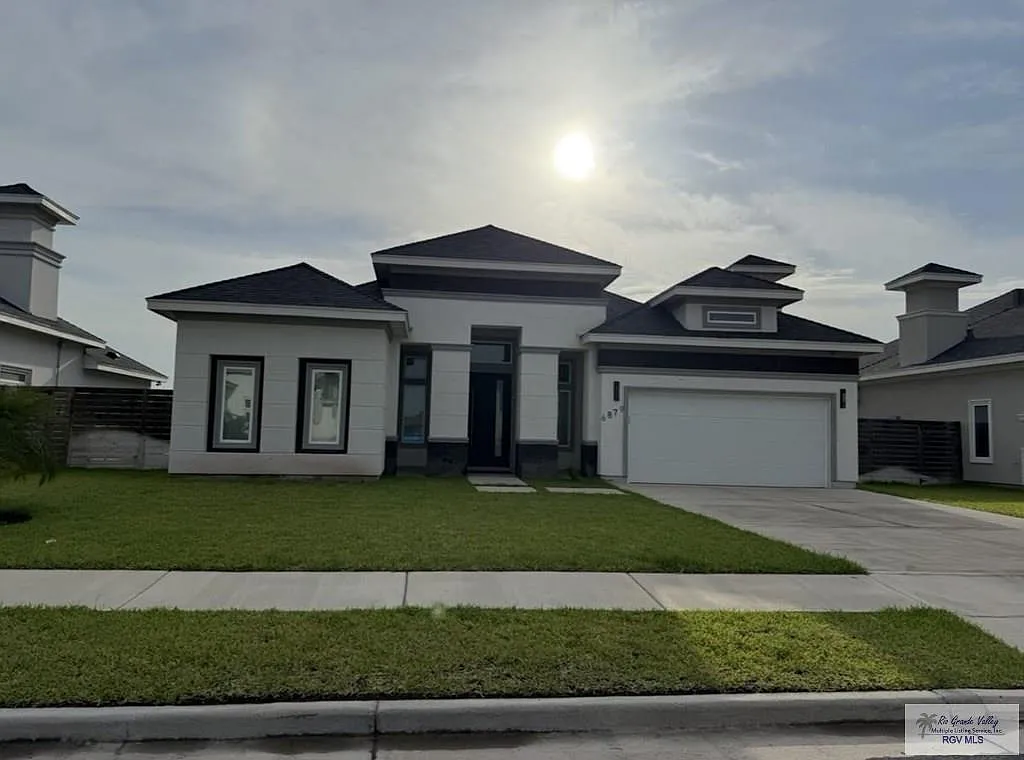3 bed, 2.5 bath, 1865 sqft, $2,400 — Photo 2