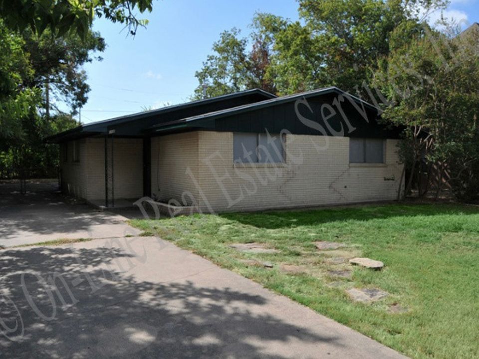 1st image of 108 Moss St #A