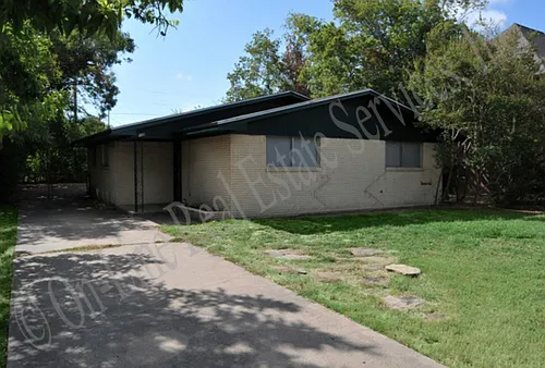 108 Moss St #A Photo 1