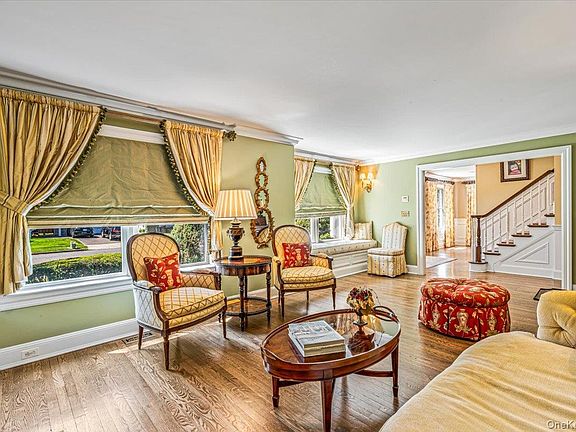 5th image of 133 Chestnut Street