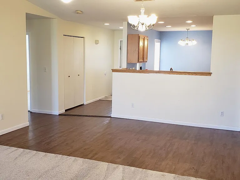 604B Sunflower St — Photo 3