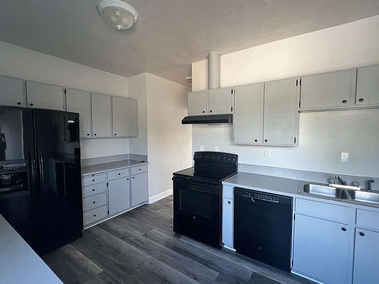 2111 State Ave NE — Photo 18