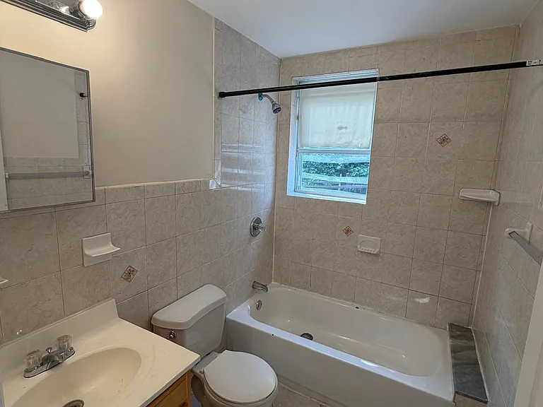 44 N 7th St #3 — Photo 4