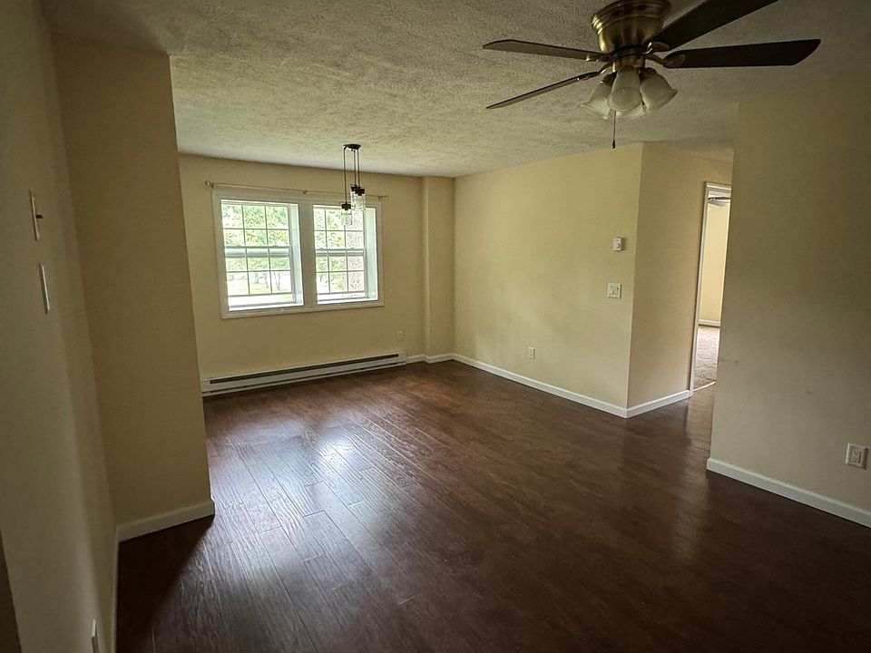 Living room/dining room