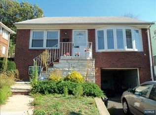 650 Broad Ave, Ridgefield, NJ 07657