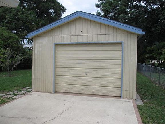 3rd image of 1301 N Sinclair Ave