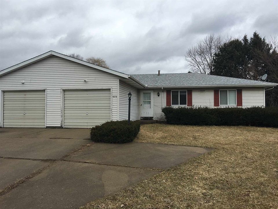 1st image of 923 Sprucewood Ln