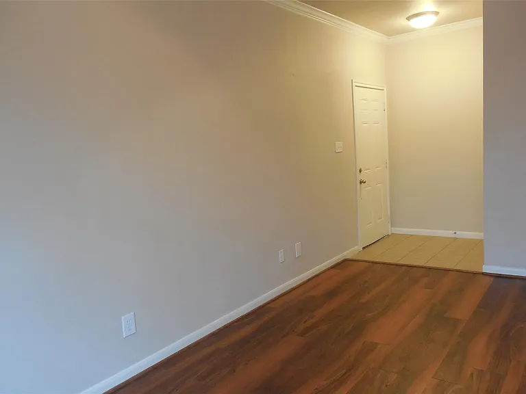 2255 Braeswood Park Dr #218 — Photo 4