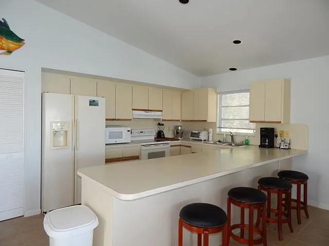 817 Bay Dr — Photo 7