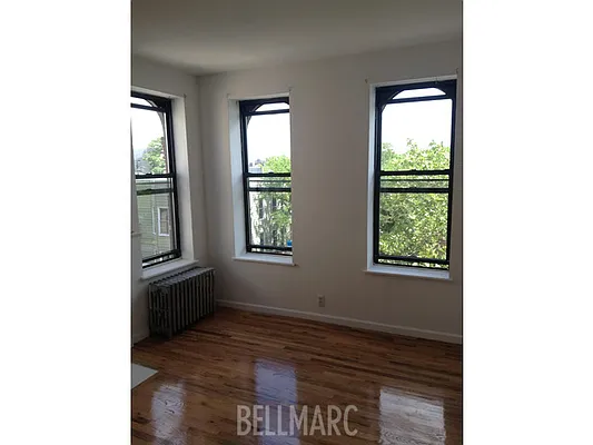 Rented by Bellmarc Realty | media 15