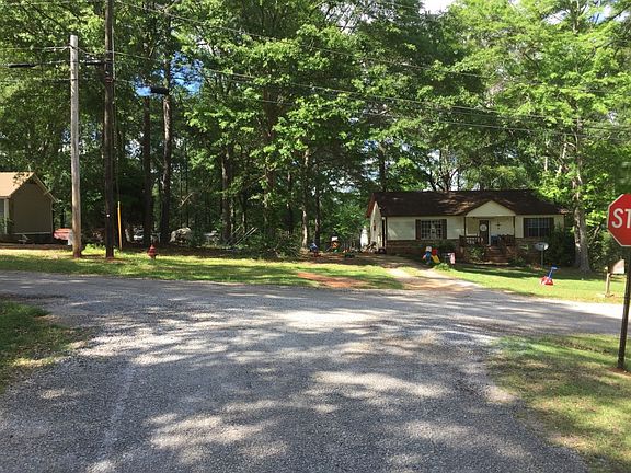 4th image of 15 Pine Ln