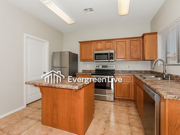 3rd image of 30251 N Royal Oak Way