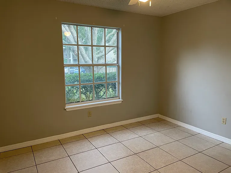 116 Reserve Cir #100 — Photo 9