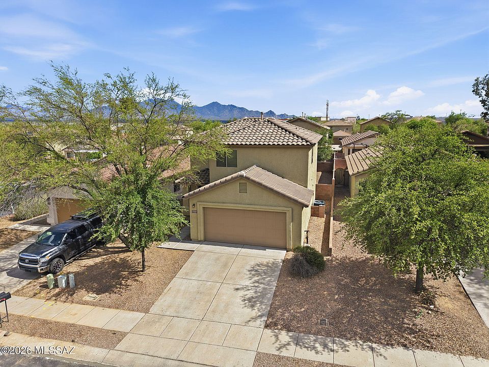 1st image of 749 W Emerald Key Dr