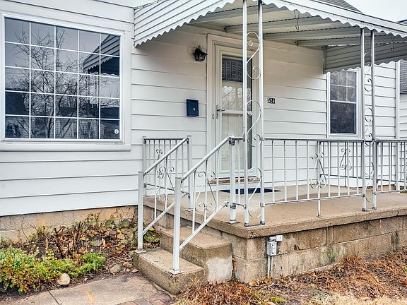3rd image of 524 E Jeffrey Pl