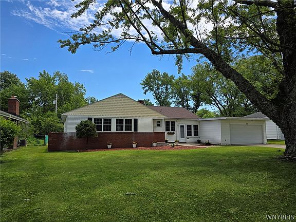 4th image of 279 Getzville Rd