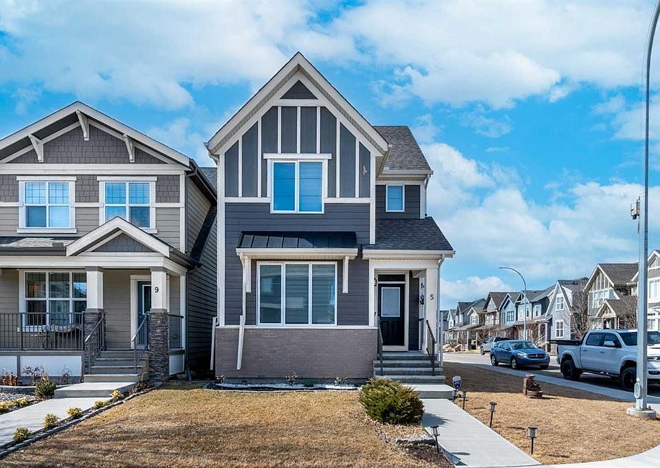 1st image of 5 E Masters St SE