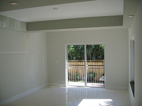 5th image of 4419 N Bay Rd