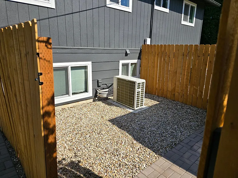 1117 N Adams St — Photo 16