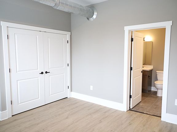 3rd image of 1110 Shelby St #B