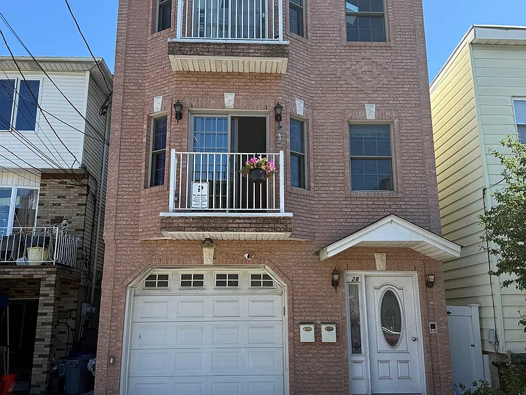 28 Leonard St #2 — Photo 1