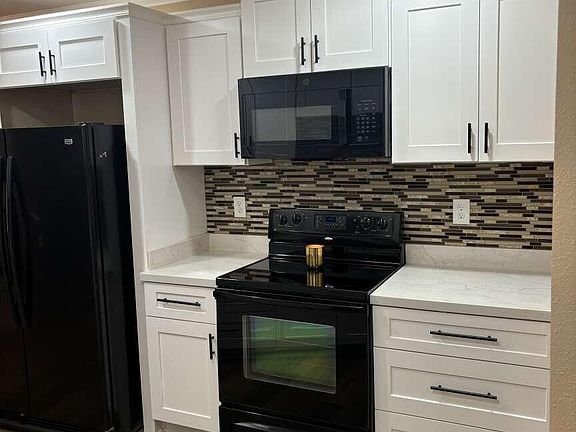 3rd image of 17414 N 105TH Avenue