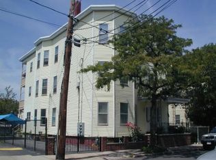 64 Willow St #1, Cambridge, MA 02141