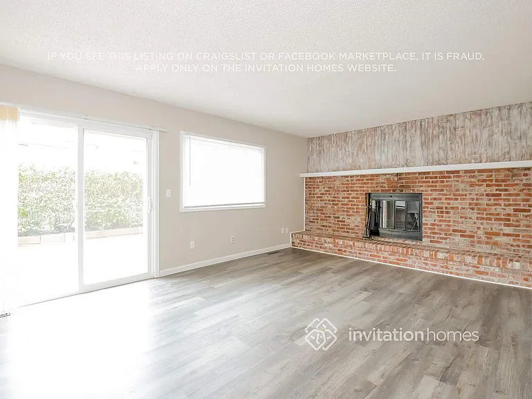 18233 E Berry Dr — Photo 8