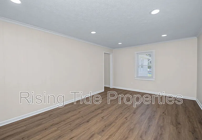 1607 Montgomery Ave — Photo 7