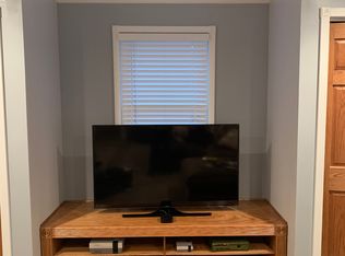 218 Fairway Rd, Carpentersville, IL 60110