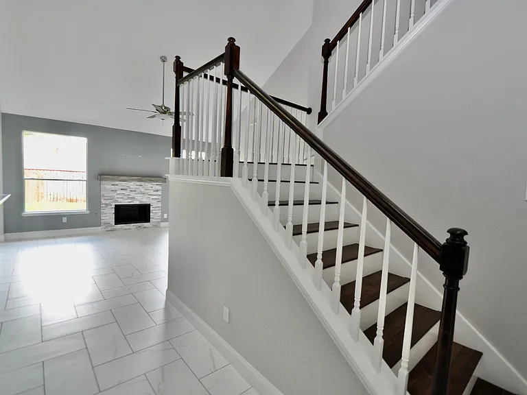 8819 Hedgestone Ct — Photo 3