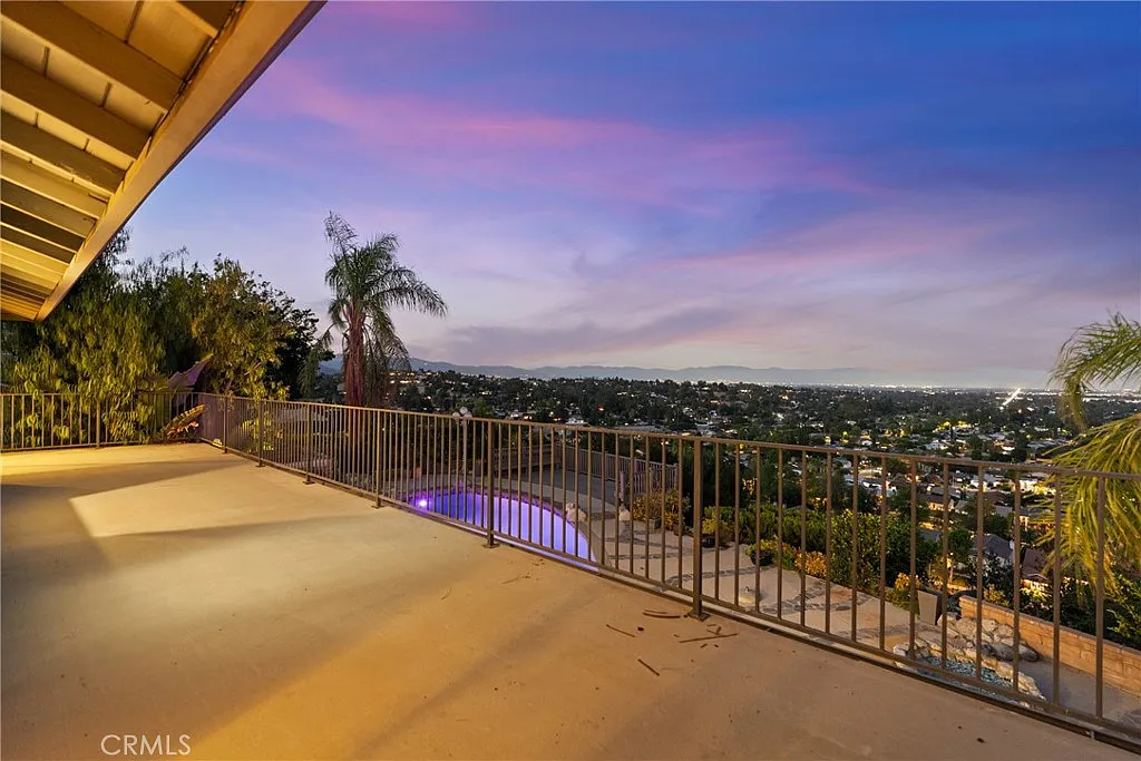 5 bed, 2696 sqft, $8,250 — Photo 4