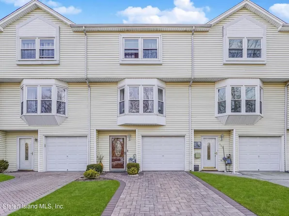 562 Dongan Hills Ave, Staten Island, NY 10305